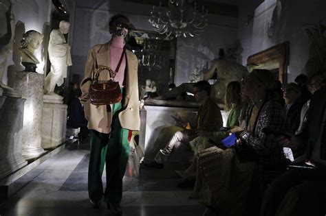 sfilata gucci musei capitolini link|Gucci libera tutti. A partire da Roma .